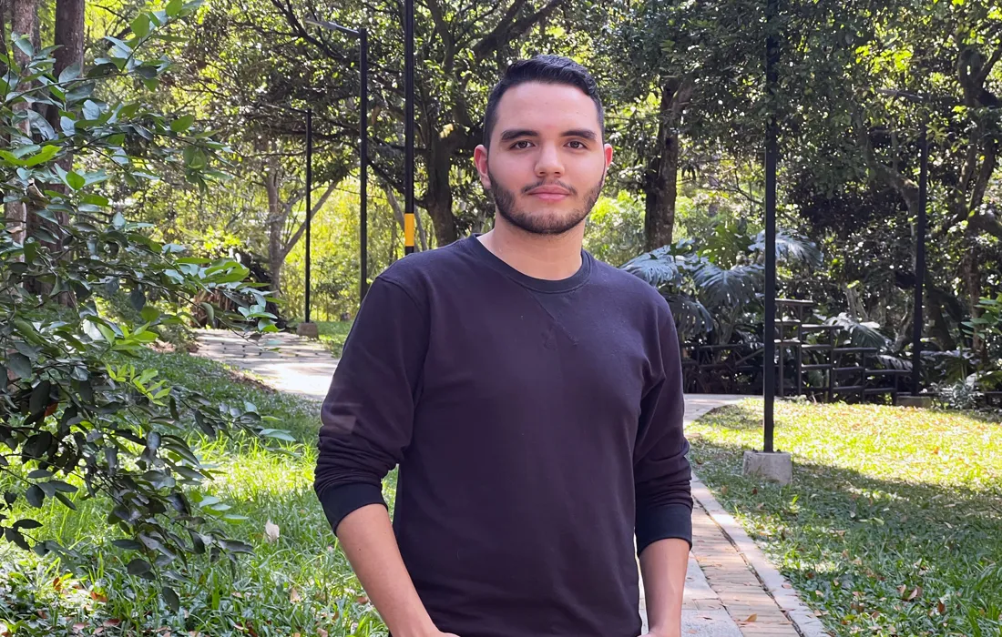 Estudiante de Derecho, ganador de concurso de fotografía de aves de la Alcaldía de Cali