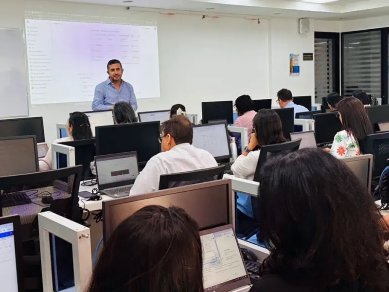 Profesores del Departamento de Gestión de las Organizaciones se sumergen en la Inteligencia Artificial para transformar la toma de decisiones empresariales Profesores del Departamento de Gestión de las Organizaciones se sumergen en la Inteligencia Artificial para transformar la toma de decisiones empresariales