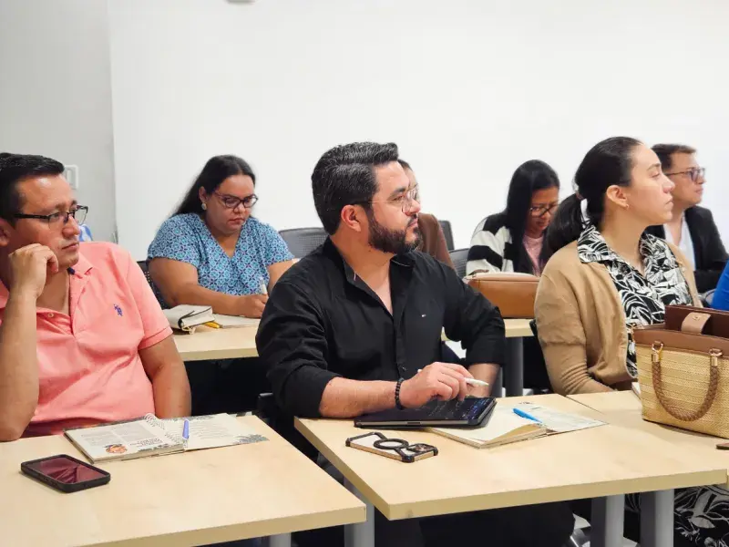 Estudiantes de Honduras visitan la Javeriana Cali