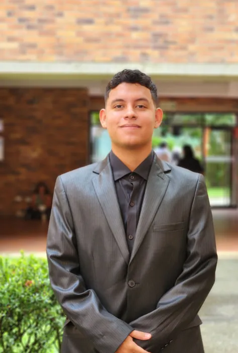 De auxiliar de policía a futuro biólogo: la inspiradora historia de José Alejandro Cardona, un verdadero Teso por el Ambiente De auxiliar de policía a futuro biólogo: la inspiradora historia de José Alejandro Cardona, un verdadero Teso por el Ambiente